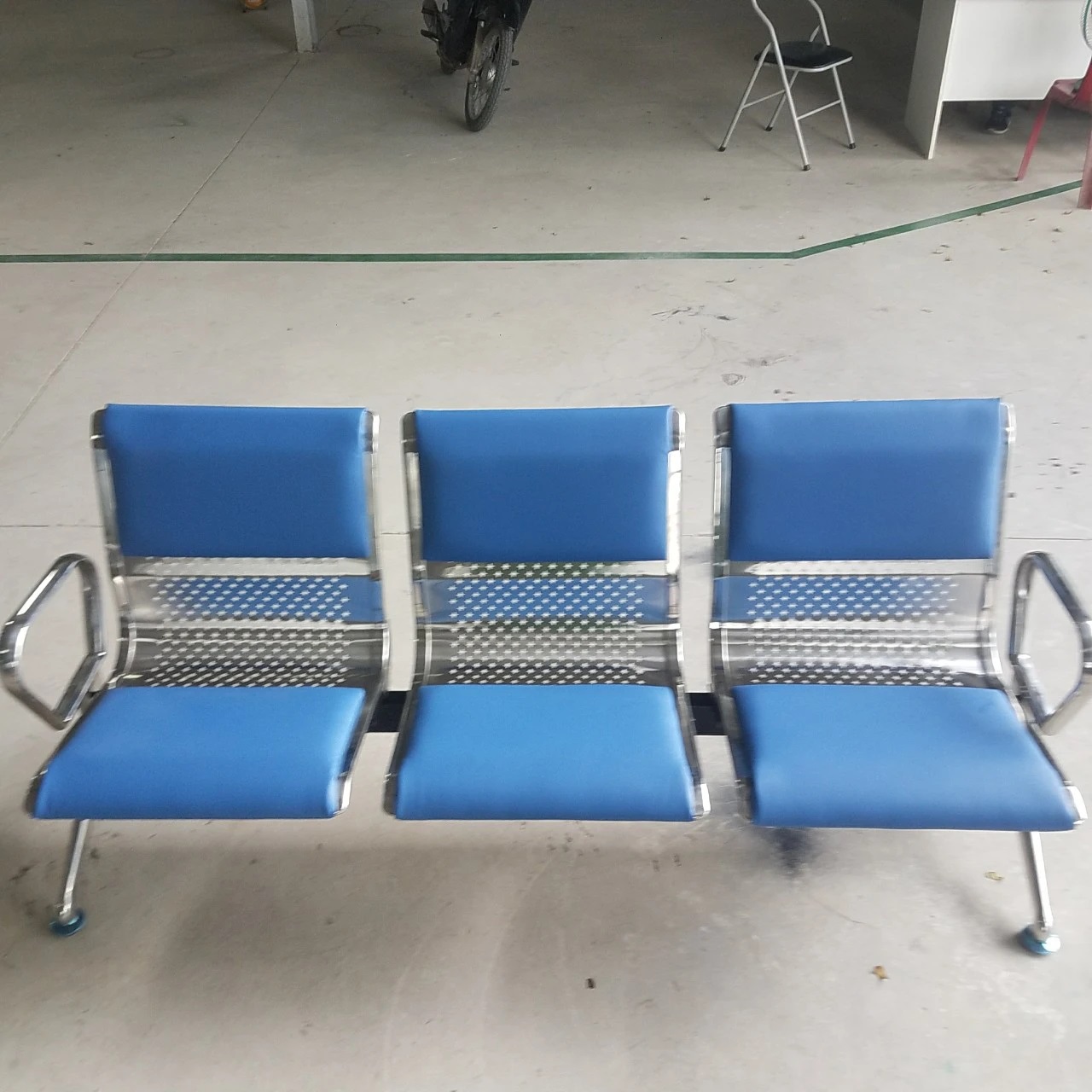 Băng chờ inox bọc nệm 3 chỗ ngồi